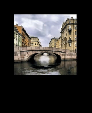 ERMITAGE
D’inspiration classique chic, propre au style Louis XVI, cette collection s’intègre
parfaitement aux intérieurs les plus contemporains.
Les tons actuels se laissent bercer par les lignes sobres soutenues de légères cannelures.
Stylishly classical and true to the Louis XVI style, this collection blends
in perfectly with more contemporary interiors.
The resolutely modern tones are soothed by simple yet slightly fluted lines.
 