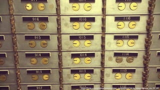 Neo Technology, Inhc tCtopnfi:d/e/nfltiailckr.com/photos/keepingtime_ca/8490224742 by keepingtime_ca, CC BY 
 