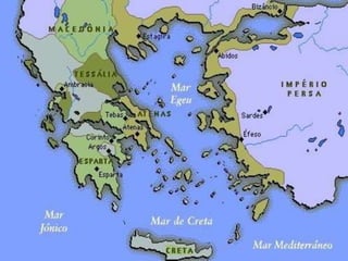 Era uma região diferente daquelas habitadas pelos povos orientais que viviam em férteis planícies às margens dos grandes rios, ao passo que os gregos que ocupavam uma área muito montanhosa, tinham que trabalhar duramente um solo pobre e pedregoso para conseguir sua agricultura de subsistência.Devido à pobreza da terra, nas pequenas áreas cultivadas formavam-se agrupamentos humanos (pequenas comunidades) separadas uma das outras por vários acidentes geográficos