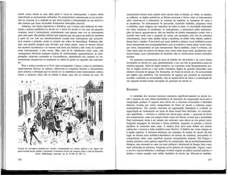 mente nunca dizem se uma dada parte é vocal ou instrumental, e menos ainda
especificam os instrumentos utilizados. Os compositores contentavam-se em recorre-
rem ao costume ou à tradição no que dizia respeito à interpretação da sua música e
não sentiam que fosse necessário fornecerem indicações precisas.
Sabemos, por fontes figurativas e literárias, que a forma mais habitual de inter-
pretar a música poüfónica no século xrv e início do século xv era com um pequeno
conjunto vocal e instrumental, normalmente com apenas uma voz ou instrumento
para cada parte. Há também indícios que sugerem que nas peças em estilo de cantilena
a parte da voz solo era simultaneamente tocada num instrumento que acrescen-
tava ornatos à melodia, assim se criando um efeito de heterofonia. Podemos afir-
mar, sem grande margem para dúvidas, que certas partes, como os tenores latinos
dos motetes isorrítmicos e os tenores sem texto das baílate a três vozes de Landini,
eram instrumentais, e não vocais. Mas, para lá de inferencias como estas, não
conseguimos m^cernir qualquer espécie de uniformidade; aparentemente, as inter-
pretações variavam consoante as circunstâncias, dependendo dos cantores ou ins-
trumentistas disponíveis no momento ou então do gosto ou capricho dos exécutan-
tes.
Para a música tocada ao ar livre, para acompanhar a dança, e para as cerimônias
especialmente festivas ou solenes, utilizavam-se conjuntos maiores e instrumentos
mais sonoros; a distinção que no século xrv se estabelecia entre instrumentos «altos»
(haut) e «baixos» (bas) não se referia à altura, mas sim ao volume do som. Os
Cortejo de carruagens puxadas por cavalos, acompanhado por muitos músicos a pé, alguns dos
quais tocando harpa, alaúde e chóramela. A miniatura ilustra um romance sobre a vida de Alexandre
(Paris, Bibliothèque nationale, ms. fr. 22 547, fl. 245 v.")
156
instrumentos baixos mais usados neste século eram as harpas, as vielas, os alaúdes,
os saltérios, os órgãos portativos, as flautas travessas e doces; entre os instrumentos
altos contavam-se a charamela, as cometas de madeira, as trompetas de varas e
as sacabuxas. Os instrumentos de percussão, incluindo timbales, pequenos sinos
e címbalos, eram vulgares em conjuntos de todos os tipos. A sonoridade dominante
era clara, luminosa ou estridente; os instrumentos, a ajuizarmos pelas representa-
ções da época, agrupavam-se, não em famílias de timbre homogéneo (como veio a
suceder mais tarde com o conjunto de violas, por exemplo), mas sim de coloridos
contrastantes, como viola, alaúde, harpa e sacabuxa, ou então viola, alaúde, saltério,
flauta doce e tambor. É provável que neste período a música vocal pohfónica nunca
fosse interpretada sem acompanhamento, mas os motetes e outras peças vocais eram,
por vezes, interpretados só com instrumentos. Havia também, como é evidente, um
vasto repor-tório de música de dança, mas, como estas peças eram, geralmente, quer
improvisadas, quer interpretadas de memória, não se conservaram muitos exemplos
escritos.
Os primeiros instrumentos de tecla da família do clavicordio e do cravo foram
inventados no século xiv, mas, aparentemente, o seu uso não se generalizou antes da
centúria seguinte. Além do órgão portativo, ou organetto, eram freqüentemente usa-
dos os órgãos positivos e iam sendo instalados órgãos de grandes dimensões num
número crescente de igrejas. Na Alemanha, em finais do século xrv, foi acrescentada
aos órgãos uma pedaleira. Um mecanismo de registos que permitia ao exécutante
escolher, conforme as necessidades, esta ou aquela freira de tubos e a introdução de
um segundo teclado foram inovações do princípio do século xv.
Resumo
A variedade dos recursos musicais aumentou significativamente no século xrv,
sob o impulso de uma nítida transferência de interesses da composição sacra para a
composição profana. O aspecto mais óbvio foi a crescente diversidade e liberdade
rítmicas, levadas por certos compositores de finais do século a extremos quase
ininterpretáveis. Um sentido crescente da organização harmônica é evidente na
organização do contraponto em torno de áreas tonais bem definidas. As consonân-
cias imperfeitas — terceiras e, embora em menor grau, sextas — gozavam do favor
dos compositores, tanto nos tempos fortes como nos fracos, se bem que a sonoridade
final continuasse ainda a ser sempre um uníssono, uma oitava ou um quinta vazia.
Surgiram passagens de terceiras e sextas paralelas, enquanto as quintas e oitavas
paralelas se tornavam mais raras. A música ficta dava mais ênfase aos pontos
cadenciáis e tornava a linha melódica mais flexível. O âmbito das vozes alargou-se
à região superior. A estrutura abstracta, em camadas, do motete do século xm deu
lugar ao idioma mais melódico-harmónico da textura da cantilena, procurando os
compositores obter uma superfície musical sensualmente atraente. Em França o
motete perdurou como género específico de composição, não já predominantemente
litúrgica, mas tornando-se cada vez mais política e cerimonial na função, bem como
mais intrincada na estrutura. Surgiram novos géneros de composição. Alguns, como
a caccia e (provavelmente) o madrigal, tiveram origem na prática musical popular; a
ballata e outras canções com refrão, herdadas do século xm, filiavam-se também,
157
 