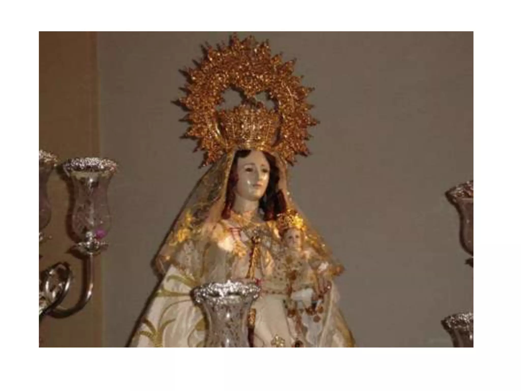 La Virgen de Gracia es una advocación mariana muy arraigada en las tierras del Levante españolasí como en otras zonas de laPenínsula. Esta advocación mariana tiene sus orígenes en la frase que el Arcángel San Gabriel dijo a María el día de la Anunciación"Dios te salve María, llena eres de gracia".Para los cristianos esta advocación no hace más que resaltar esta cualidad divina que Dios puso en Santa María.