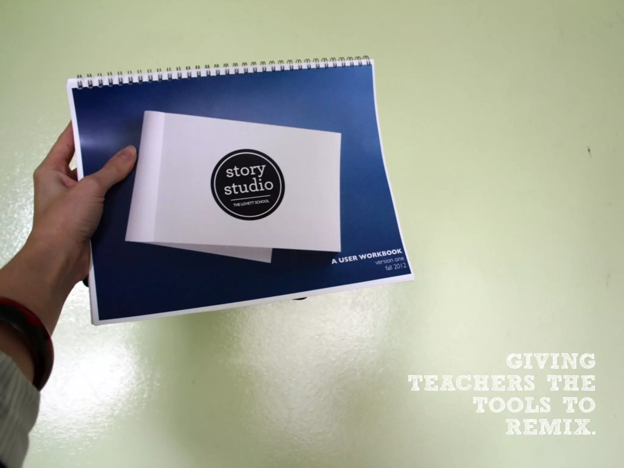 GIVING
TEACHERS THE
    TOOLS TO
      REMIX.
 