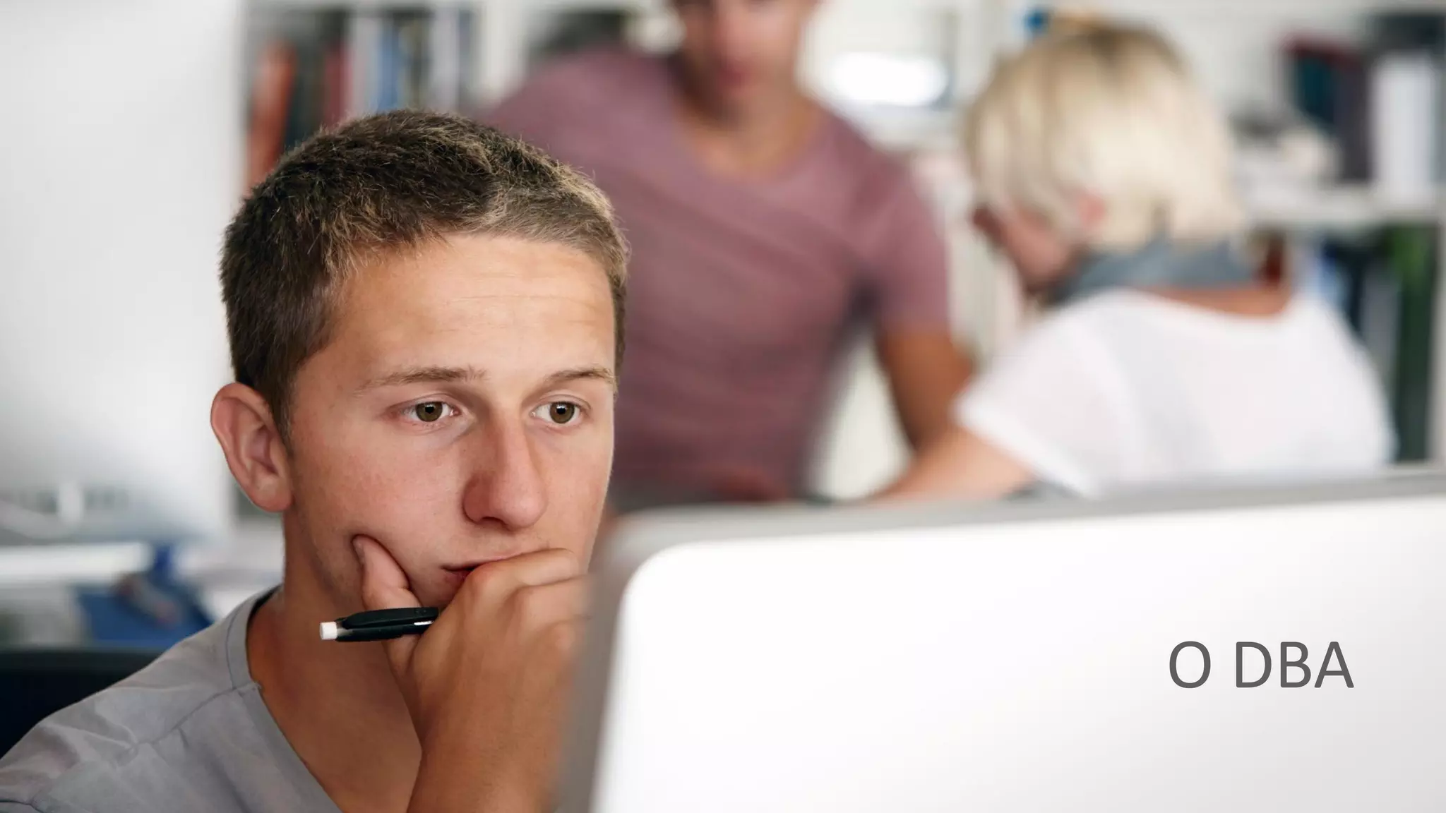 Copyright © 2015 Oracle and/or its affiliates. All rights reserved. | Oracle Confidential – Internal/Restricted/Highly Restricted 8
O DBA
 