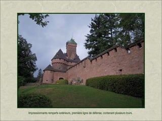 Impressionnants remparts extérieurs, première ligne de défense, contenant plusieurs tours.
 