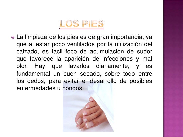 El tratamiento del apartamento del hongo de las uñas