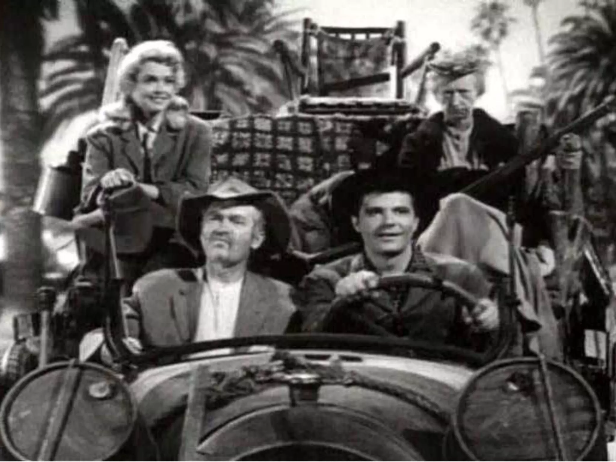 Flamng wreck




               9
 