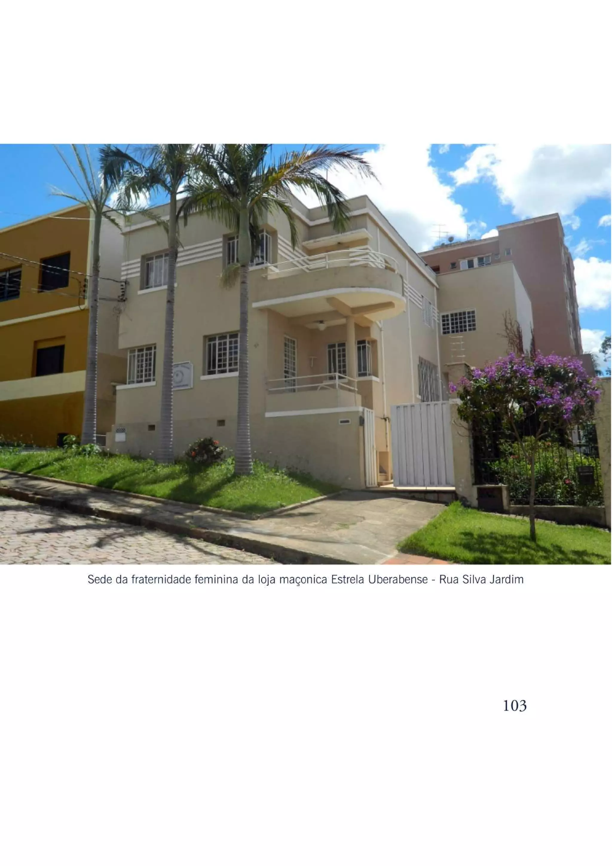 História da Maçonaria em Uberaba.pdf