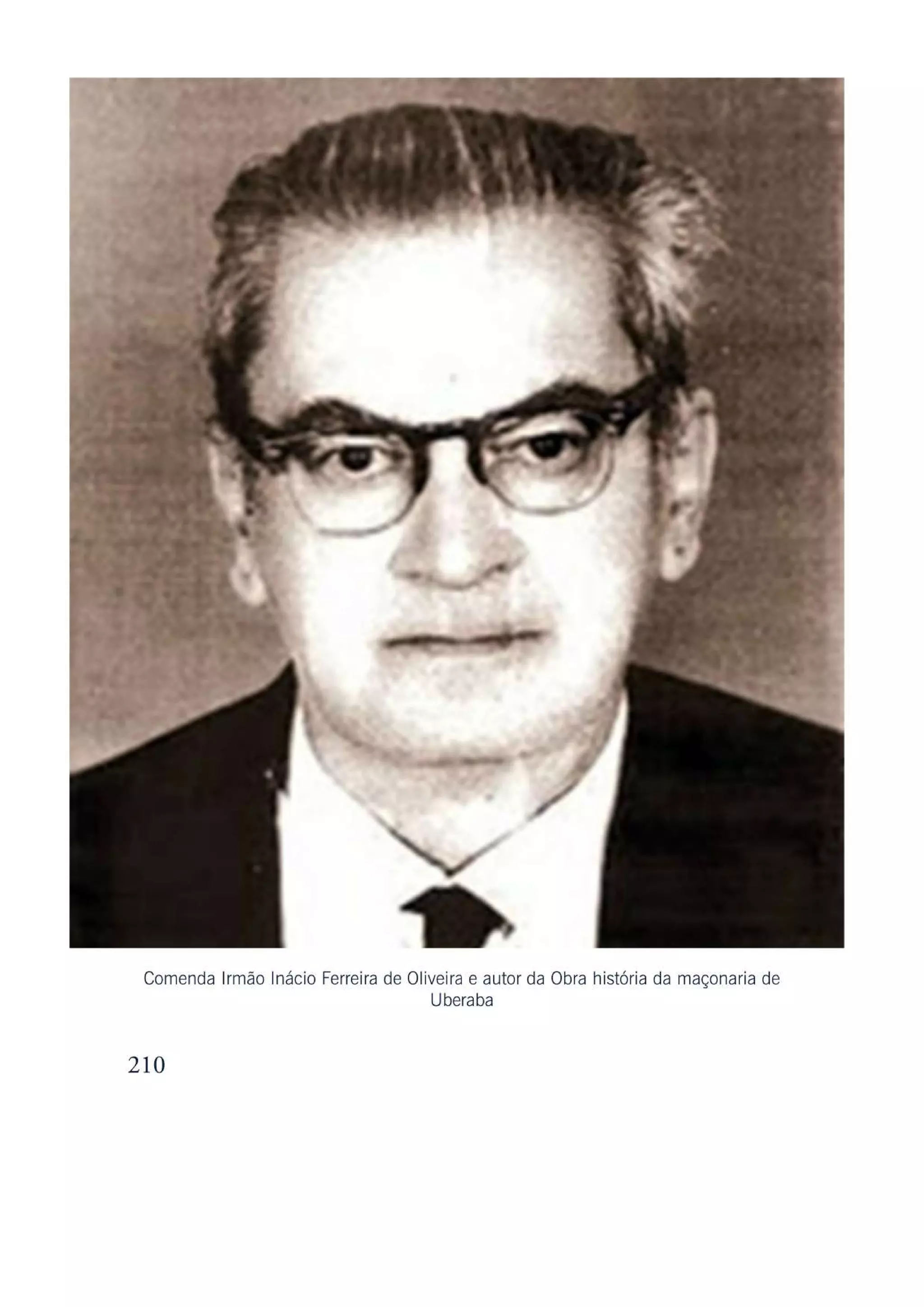 História da Maçonaria em Uberaba.pdf