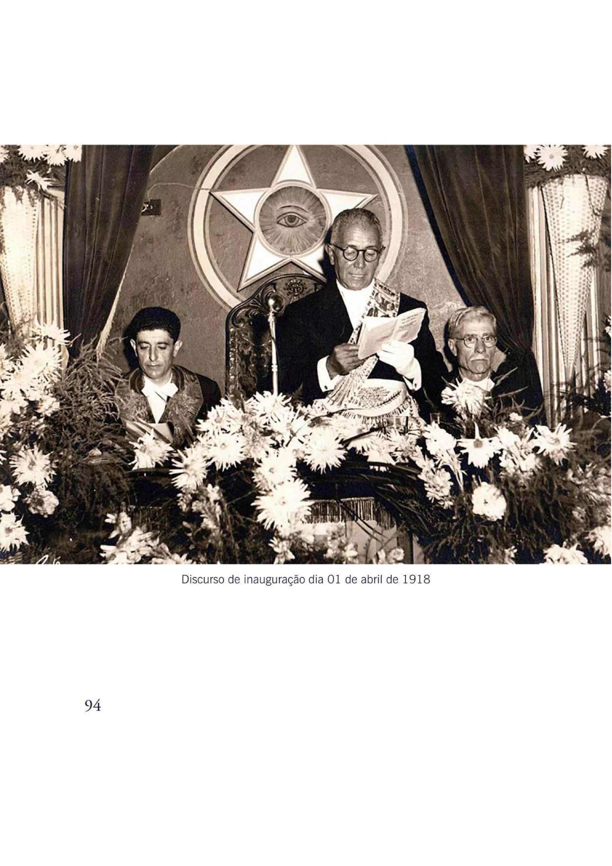 História da Maçonaria em Uberaba.pdf