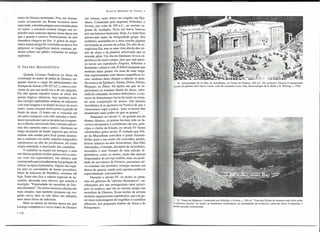 História

teatro de Dioniso terminado. Pois, em Atenas,
corno novamente
em Roma trezentos
anos
mais tarde, a história pregou uma estranha peça
no teatro: a estrutura externa atingiu seu esplendor mais suntuoso apenas numa época em
que o grande e criativo florescimento
da arte
dramática chegava ao fim. A glória da arquitetura teatral antiga foi concluída na época dos
epígonos; os magníficos
teatros somente puderam refletir um' pálido vislumbre do antigo
esplendor.

o TEATRO

HELENÍSTICO

Quando Licurgo finalizou
as obras da
construção do teatro de pedra de Dioniso, enquanto exercia o cargo de administrador
das
finanças de Atenas (338-327 a.C), estava consciente de que sua tarefa era a de um epígono.
Ele não apenas mandou reunir as obras dos
poetas trágicos clássicos, mas também mandou esculpir esplêndidas estátuas de mármore
com suas imagens e as dispôs no foyer do novo
teatro, numa colunata aberta junto à parede de
fundo da skene. O teatro em si consistia em
um palco espaçoso com três entradas e bastidores (paraskenia) que se projetavam à esquerda e à direita, oferecendo duas entradas adicionais dos camarins para o palco. Aberturas ao
longo da parede de fundo sugerem que talvez
tenham sido usadas para fixar postes destinados a sustentar um andar superior temporário
(episkenion) no alto do proskenion, tal corno
exigia sobretudo a encenação das comédias.
O auditório se erguia em terraços, e suas
três fileiras podiam receber quinze mil ou mesmo vinte mil espectadores,
um número que
correspondia aproximadamente
à população de
Atenas na época helenística. Alguns dos lugares para os convidados
de honra (proedria),
feitos de mármore do Pentélico, resistem até
hoje. Entre eles fica a cadeira especial do sacerdote, decorada com relevos, que ostenta a
inscrição: "Propriedade
do sacerdote de Dioniso Eleutério". Os outros assentos oficiais são
mais simples, mas também possuem um respaldo curvo; dois ou três deles são talhados
num único bloco de mármore.
Mais ou menos na mesma época em que
Licurgo completava o novo teatro de Dioniso
• 130

Mundial

do Teatro

•

em Atenas, outro teatro era erigido em Epidauro. Construído pelo arquiteto Policleto, o
Jovem, por volta de 350 a.C.; no recinto sagrado de Ascléplio, ficou em breve famoso
por sua beleza e harmonia. Hoje, é o mais bem
preservado
teatro da Antiguidade
grega. Seu
auditório assemelha-se a uma concha gigante
incrustada na encosta da colina. Do alto da sexagésima fila, tem-se uma vista aberta das ruínas da skene e da planície arborizada
que se
estende além. Um dia em Epidauro leva à experiência do teatro antigo, sem que seja preciso haver um espetáculo; Ésquilo, Sófocles e
Eurípedes voltam à vida. É difícil imaginar que
nenhum deles jamais viu urna de suas tragédias representadas
num desses magníficos
locais; nenhum deles chegou a utilizar os grandes teatros de Epidauro, Atenas, Delas, Prieno,
Pérgamo ou Éfeso. Na época em que os espectadores
se reuniam diante da skene, adornada de colunatas, do teatro helenístico, o concurso de dramaturgos havia há muito se tornado urna competição
de atores. Até mesmo
Aristóteles já se queixava na Poética de que o
virtuosismo
regia o palco, "pois os atores têm
atualmente
mais poder do que os poetas".
Enquanto no século V, na grande era do
drama clássico, os poetas haviam sido os favoritos declarados e confidentes
de reis, príncipes e chefes de Estado, no século IV foram
substituídos
pelos atores. É verdade que Filipe da Macedônia
convidou o poeta Anaxandrides para a sua corte; ele concedeu, porém,
honras maiores ao ator Aristoderno.
Seu filho
Alexandre, o Grande, discípulo de Aristóteles,
incumbiu
o ator Tessalo de urna missão diplomática;
corno os atores, eram não apenas
dispensados
do serviço militar, mas, na qualidade de servidores de Dioniso, possuíam salvo-conduto
em território inimigo mesmo em
época de guerra, sendo pois agentes políticos
especialmente
convenientes.
Durante o século IV, os atores se juntaram em grêmios de "artistas dionisíacos",
encabeçados
por um protagonista
(ator principal) ou músico, que era ao mesmo tempo um
sacerdote de Dioniso. Essas uniões de artistas
também organizavam
espetáculos,
que em geral eram remontagens
de tragédias e comédias
clássicas, nos pequenos teatros da Ática e do
Peloponeso

.

32. Apresentação de As Rãs, de Aristófanes, no Teatro de Dioniso, 405a.C. Na orchestra, Dioniso é transportado
através do pântano num barco a remo, com rãs coaxando à sua volta. Reconstrbção de H. Bulle e H. Wirsing, c. 1950.

33. Teatro de Epidauro, Construído por Policleto, o Jovem, c. 350 a.C, Vista das fileiras de assentos mais altos sobre
a orchestra circular. Ao fundo, as montanhas Arachnaeon; na extremidade da orchestra, ruínas da skene; à esquerda, O
portão parodos reconstruído.

 