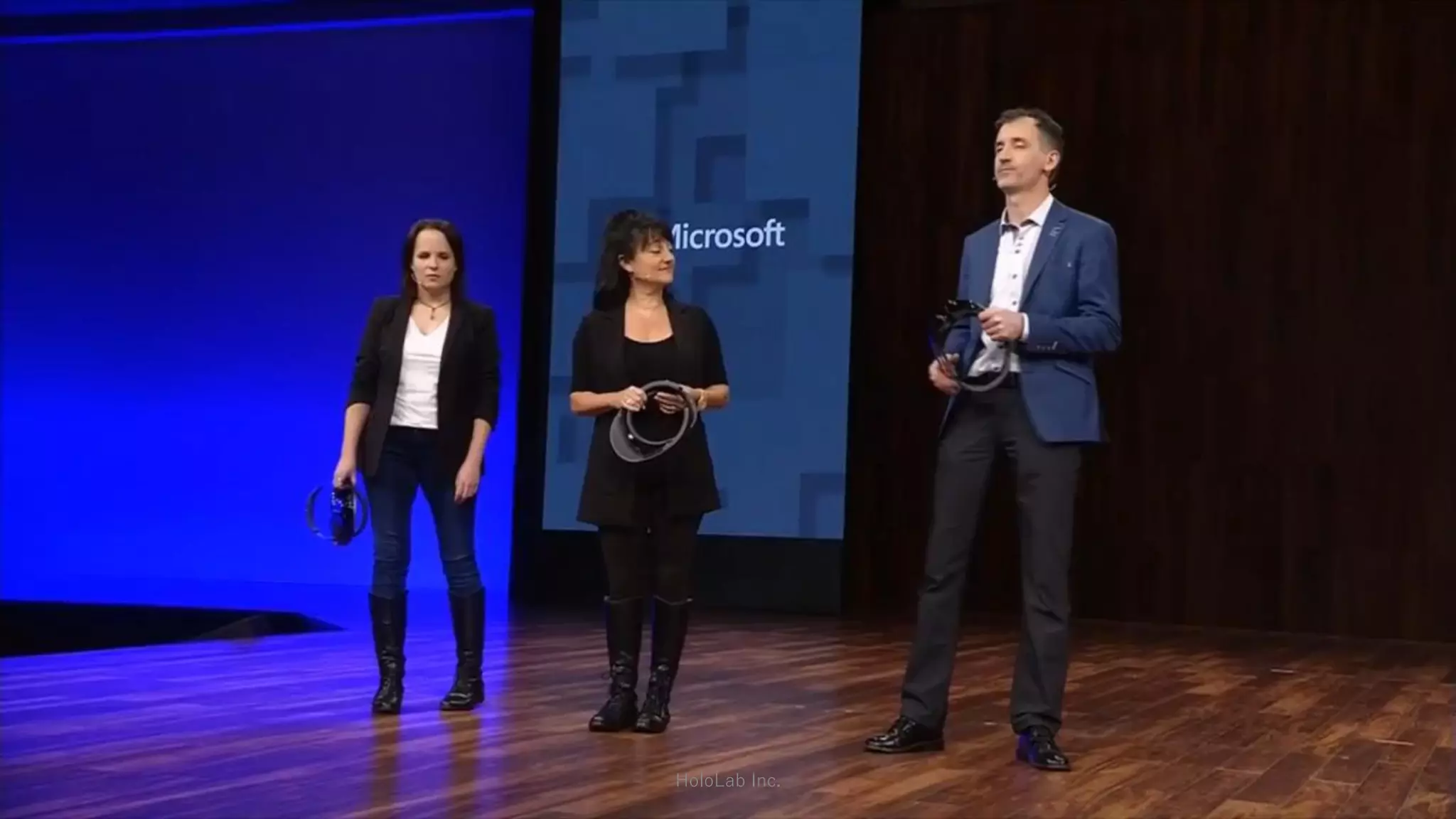 ポイント1
見えないものを見えるように
HoloLab Inc.
 