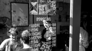 Door steeds meer content, newsfeeds
en social net werken, heeft de homo
socius moeite om z’n tijd en aandacht
te verdelen. Maar één ding is duidelijk
- sorry to say - er gaat steeds minder
aandacht naar merken.

 