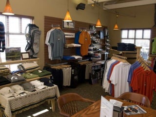  Private dining room for groups of 16 or less