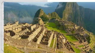 Incas
- Bolívia, Peru, Chile e Argentina
- Capital: Cuzco (Peru) – acreditavam
ser o centro do mundo
- Eficiente sistema de comunicação
(estradas)
- Servidão coletiva e familiar
- Sucessão não hereditária
 