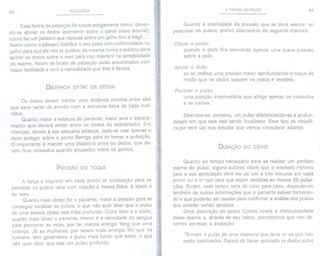66 PULSOLOGIA
Essa forma de palpação foi citada antigamente como "deven-
do-se apoiar os dedos levemente sobre o canal (vaso arterial),
como faz um pássaro que repousa sobre um galho fino e frágil...".
Assim como o pássaro distribui o seu peso com uniformidade no
galho para que ele não se quebre, da mesma forma o médico deve
apoiar os dedos sobre o vaso para não interferir na sensibilidade
do exame. Assim os locais de palpação serão encontrados com
maior facilidade e com a naturalidade que lhes é devida.
DISTÂNCIA ENTRE OS DEDOS
Os dedos devem manter uma distância mínima entre eles
que deve variar de acordo com a estrutura física de cada indi-
víduo.
Quanto maior a estatura do paciente, maior será o espaça-
mento que deverá existir entre os dedos do examinador. Em
crianças, devido à sua pequena estatura, pode-se usar apenas o
dedo polegar sobre o ponto Barriga para se tomar a pulsação.
O importante é manter uma distância entre os dedos, que de-
vem ficar relaxados quando pousados sobre os pontos.
PRESSÃO DO TOQUE
A força a imprimir em cada ponto de localização para se
perceber os pulsos varia com relação à massa física, à idade e
ao sexo.
Quanto mais obeso for o paciente, maior a pressão para se
conseguir localizar os pulsos, o que não quer dizer que o pulso
de uma pessoa obesa seja mais profundo. Outro fator é a idade;
quanto mais idoso o paciente, menor é a velocidade do sangue
para percorrer as veias, por ter menos energia Yang que uma
criança. Já as mulheres, por terem mais energia Yin que os
homens, têm geralmente o pulso mais fundo que estes, o que
não quer dizer que seja um pulso profundo.
A TOMADA DO PULSO 67
Quanto à intensidade da pressão que se deve exercer ao
pesquisar os pulsos, prefiro descrevê-Ia da seguinte maneira:
"Elevar o pulso:
quando o dedo fica exercendo apenas uma suave pressão
sobre a pele.
Apoiar o dedo:
ao se realizar uma pressão maior, aprofundando o toque de
modo que os dedos toquem os ossos e tendões.
procurar o pulso:
uma posição intermediária que atinge apenas os músculos
e as carnes."
Descreve-se, portanto, um pulso diferenciando-se a profun-
didade em que este está sendo localizado. Esse tipo de classifi-
cação será útil nos estudos que vamos considerar adiante.
DURAÇÃO DO EXAME
Quanto ao tempo necessário para se realizar um perfeito
exame do pulso, alguns autores citam que o intervalo mínimo
para a sua apreciação deve ser de um a três minutos em cada
ponto ou o tempo para que sejam sentidas ao menos 50 pulsa-
ções. Porém, esse tempo varia de caso para caso, dependendo
também de outras informações que o paciente estiver fornecen-
do e que poderão ser usadas para confirmar a análise dos pulsos
que estarão sendo sentidos.
Uma descrição do padre Comte revela a meticulosidade
desse exame e, através de seu relato, percebemos que não de-
vemos apressar a avaliação:
"Tomam o pulso de uma maneira que faria rir os que não
estão habituados. Depois de haver aplicado os dedos sobre
 
