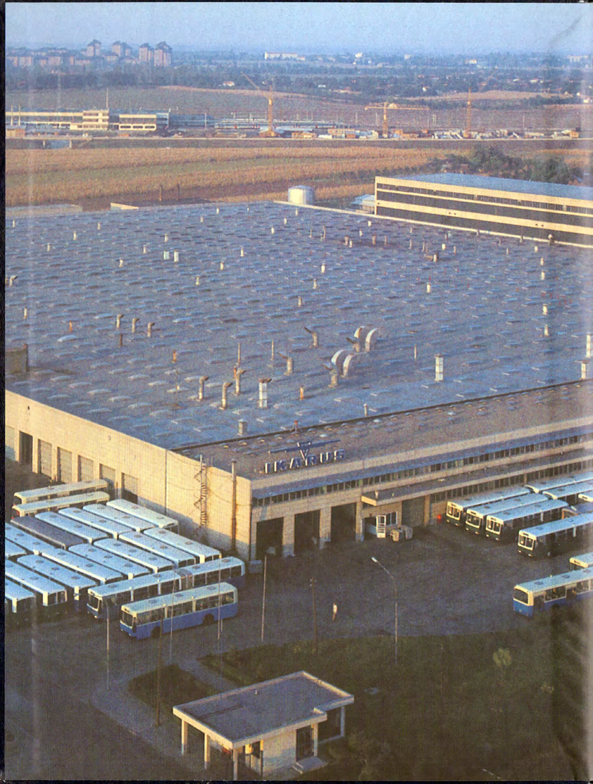 Монографија "Икарус - Икарбус: 1923-1998"