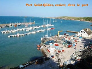 Port Saint-Gildas, casiers dans le port

 