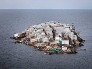 É uma ilha de origem continental das mais isoladas do mundo.
 