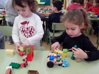 Imaginem i construim