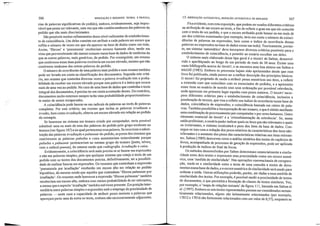 cias de palavras significativas do pedido), embora, evidentemente, seja impro-
vável que possa ser relevante, uma vez que não contém nenhuma das palavras do
pedido que são mais discriminantes.
São possíveis muitos refinamentos desse nível rudimentar de estabelecimen-
to de coincidência. Um deles consiste em atribuir a cada palavra um escore que
reflita o número de vezes em que ela aparece na base de dados como um todo.
Assim 'fibrose' e 'pneumonia' receberiam escores bastante altos, tendo em
vista q~le provavelmente são menos comuns numa base de dados de medicina do
que as outras palavras, mais genéricas, do pedido. Por conseguinte, um resumo
que contivesse essas duas palavras receberia um escore elevado, mesmo que não
contivesse nenhuma das outras palavras do pedido.
O número de ocorrências de uma palavra num pedido e num resumo também
pode ser levado em conta na classificação dos documentos. Segundo este crité-
rio um resumo que contenha diversas vezes a palavra irradiação tem a proba-
bilidade de receber um escore elevado porque esta palavra é a única que ocorre
mais de uma vez no pedido. No caso de uma base de dados que contenha o texto
inteoral dos documentos, é preciso ter em conta a extensão destes. Do contrário,
doc~mentosmuito extensos senipre terão uma probabilidade proporcionalmen-
te maior de serem recuperados.
A coincidência pode basear-se em radicais de palavras ao invés de palavras
completas, Por este critério, um resumo que inclua as palavras !rradiant~ e
irradia, bem como irradiação, obteria um escore elevado em relaçao ao pedldo
do exemplo. . ,
Se houvesse no sistema um tesauro criado por computador, seria posslvel
substituir uma ou mais de uma das palavras do pedido pelo grupo existente no
tesauro (ver figura 107) e ao qual pertencesse essa palavra, Se ocorresse a substi-
tuição das palavras irradiação e pulmonar do pedido, os pesos dos resumos que
contivessem as palavras pulmões e raios aumentariam notavelmente porque
pulmões e pulmonar pertenceriam ao mesmo grupo do tesauro (junto, ta,lvez.
com O radical pneum), do mesmo modo que radiografia, irradiação e rOlOS.
Evidentemente, a coincidência será mais precisa se se basear em expressões
e não em palavras simples, pelo que qualquer sistema que coteje o texto d~ ~~l
pedido com os textos dos documentos precisa, definitivamente, ter a posslbl~l­
dade de realizar buscas em expressões, Os resumos que contenham a expressa0
'pneunlOtlia por irradiação' re~eberão um escore alto em relação ao pedido
hipotético, do mesmo modo que aqueles que contenham 'fibrose pulmonar por
irradiação'. Os resumos onde houvesse a expressão <fibrose pulmonar' também
receberiam um escore alto, embora com menos probabilidade de ser relevantes,
a menos que o aspecto <irradiação' também estivesse presente, Em po~iç~o inter-
mediária entre palavras simples e expressões está o emprego da proxIIllldade de
palavras - neste caso a capacidade de atribuir pesos mai?res a pala:,ras que
apareçam perto uma da outra no texto, embora não necessanamente adjacentes.
n
306 INDEXAÇÃO E RESUMOS: TEORIA E PRÁTICA 15. INDEXAÇÃO AUToMÂncA, REDAÇÃO AUTOMÁTfCA DE RESUfvlOS 307
Fica evidente, com esta exposição, que podem ser usados diferentes critérios
na atribuição de um escore ao texto, a fim de refletir o grau em que ele coincide
com o texto de um pedido, e que o escore atribuído pode basear-se em mais de
um dos critérios examinados (por exemplo, teria em conta o número de coinci-
dências de palavras ou expressões, bem como o índice de ocorrência dessas
palavras ou expressões na base de dados como um todo). Teoricamente, portan-
to, um sistema 'automático' deve incorporar diversos critérios possíveis para o
estabelecimento de coincidência, e permitir ao usuário escolher um deles.
O sistema mais elaborado desse tipo geral é o SMART de Salton desenvol-
vido e aperfeiçoado ao longo de um perfodo de mais de 30 anos. Existe uma
vasta bibliografia acerca dO·SMART, e se encontra uma boa síntese em Salton e
McGill (1983). Embora os processos hajam sido aprimorados desde que esse
livro foi publicado, ainda parece ser a melhor descrição dos princfpios básicos,
O SMART foi projetado de modo a atribuir pesos numéricos aos itens, a refletir
a extensão com que coincidem com os enunciados de pedidos, e a apresentar
esses itens ao usuário de acordo com uma ordenação por provável relevância,
onde aparecem em primeiro lugar aqueles com pesos maiores. O SMART incor-
pora diferentes critérios para o estabelecimento de coincidência inclusive a
ponderação de termos, que visa a refletir seu índice de ocorrência ~uma base de
dados, coincidência de expressões, e coincidência baseada em raízes de pala-
vras. Também possibilita a incorporação de um tesauro, o que é obtido mediante
uma combinação de processamento por computador e por seres humanos. Outro
elemento essencial do SMART é a 'retroalimentação de relevância'. Se, numa
saída preliminar, o usuário puder indicar quais os itens que são relevantes e quais
os irrelevantes, o sistema recalculará o peso dos itens da base de dados. Con-
segue-se isso com a redução dos pesos relativos às características dos itens não-
relevantes e o aumento dos pesos das características relativas aos itens relevan-
t~s. Salton (1989) descrevel~ como a análise sintática dos textos de capítulos de
hvros, acompanhada de processos de geração de expressões, pode ser aplicada
à produção de índices de final de livros.
Os métodos desenvolvidos por Salton determinam essencialmente a simila-
ridade entre dois textos e expressam essa proximidade como um escore numé-
rico, uma 'medida de similaridade'. Nas operações convencionais de recupera-
ção, mede-se a similaridade entre o texto de uma consulta e textos de docu-
mentos numa base de dados, e o escoi'e numérico de similaridade será usado para
ordenar a saída. Outras utilizações poderão, porém, ser dadas a essa medida de
similaridade dos textos. Por exemplo, é possível medir a proximidade de textos
de documentos, o que permitirá a formação de classes de textos similares. Ver,
por exemplo, o 'mapa de relações textuais' da figura 111, baseado em Salton et
ai. (1997). Embora os seis textos representados possam ser considerados seman-
ticamente relacionados, alguns são intimamente relacionados (por exemplo,
17012 e 17016 são fortemente relacionados com um valor de 0,57), enquanto as
 