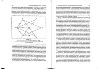 308 INDEXAÇÃO E RESUMOS: TEORIA E PRÁTICA 15. INDEXAÇÃO AUTOl-IÁnCA, REDAÇAo AUTOlvlÁTICA DE RESUMOS 309
FIGURA 111
Mapa de relações lextuais baseado em Salton et aL (1997)
Reproduzido COIH p~ml;ssão de E!s~,ief Sci<'flce Inc. Os vaJore. numéricos e-~pre..'l.m o gnm de similaridade
eillre cada par no. seis teMOS
de registros que possuam termos de indexação (como o MEOLlNE) ou numa que
envolva texto livre (por exemplo, resumos). O sistema pode remover automati~
camente os sufixos das palavras (isto é, reduzir as palavras a seus radicais), atri-
buir automaticamente pesos aos termos da consulta (os pesos refletem a raridade
do termo: termos que ocorram raramente na base de dados obtêm peso maior) e
apresentar termos possíveis para que o usuário os aprove ou rejeite. Como no
SMART, os itens da base de dados recebem um escore numérico que reflete o grau
com que coincidem com o enunciado do pedido.
No CITE, os termos relacionados com aqueles empregados na consulta são
identificados somente quando a consulta houver sido processada na base de
dados. A matéria-prima tra~alhada é o conjunto de palavras (termos) relativas
aos documentos recuperados. Assim, nos itens recuperados sobre os termos A, B
e C, os termos R e rtambém podem ocorrer freqUentemente e ser úteis na expan-
são da busca. Os termos R e T não são considerados significativos, contudo, a
menos que ocorram no conjunto recuperado com maior freqüência do que o
esperado. Assim, também se leva em conta a freqüência de ocorrência de um ter-
mo na base de dados como um todo. Por exemplo, uma base de dados de biblio~
teconomia apresenta 85 resumos en1 resposta a uma consulta simples, como
'avaliação de coleções' (que é interpretada como 'avaliação' e 'coleções'). A
palavra 'biblioteca' ocorre em 59 desses reSUIllOS, mas não é considerada signifi-
cativa1 pois sua taxa de ocorrência no conjunto recuperado (59/85) não excede
a taxa de ocorrência na base de dados como um todo. Por outro lado, a palavra
'distribuiçãoI seria considerada associada significativamente com 'coleções' e
'avaliação': ainda que só ocorra em 8 dos 85 resumos, sua taxa de ocorrência (8/
85) excede em muito sua taxa de ocorrência na base de dados como um todo.
Uma das grandes vantagens do método de Doszkocs é não exigir um cálculo
a priori das associações entre termos, lima proposta desanimadora no caso de
uma base de dados muito grande. A possibilidade de obter associações úteis
entre termos aposteriori (de:pois de a consulta haver sido processada na base de
dados), o que requer muito menos processamento do computador, viabiliza pro-
cessos de otimização das buscas automáticas em sistemas de informação opera-
cionais de porte muito grande. Os sistemas baseados em buscas em linguagem
natural e na ordenação por relevância de itens recuperados encontram~se hoje
disponíveis comercialmente, como veremos mais adiante.
Método um pouco diferente é adotado no sistema conhecido como Grateful
Med (Snow et ai, 1986; Bonham & Nelson, 1988). Uma tela formatada em linha
convida o usuário a formular sua estratégia de busca. O sistema também sugere
ao usuário termos de busca adicionais (extraídos de itens relevantes já recu-
perados); lima tela de ajuda oferece sugestões para modificação de uma estra-
tégia de busca quando esta não tiver levado à recuperação de qualquer item.
A maioria dos sistemas examinados até agora são sistemas de recuperação
bastante convencionais no sentido de que lidam com a busca de registros biblio·
gráficos (ou textos bibliográficos)l embora os métodos adotados possam não ser
"/"11016 ~::----",+'-----..Jw--------_....:::;,. 1901
Savoy (1995) lida com o estabelecimento de vinculas de hipeliexto mediante
aplicação de métodos probabilísticos. Também sugere que os vínculos de hiper-
texto sejam usados paJ.:a a obtenção automática de novos termos de busca. Por
exemplo, se o item rI for altamente relevante para uma consulta e A tiver fortes
vínculos de hipeliexto com B1
então B poderá também ser relevante. Além disso, os
termos fOliemente associados com lJ poderão ser úteis para expandir mais a busca.
Outros sistemas também foram desenvolvidos para permitir ao usuário dar
entrada a um pedido na forma de enunciado textual. Um exemplo notável foi o
sistema CITE desenvolvido por Doszkocs (1983)1 que também incorpora retro-
alimentação de relevância. O CITE (Computerized Information Transfer in English
[Transferência Computadorizada de Informações em Inglês]) tem sido emprega-
do como interface em linguagem natural com as bases de dados MEoLlNE e
CATLlNE da National Library ofMedicine. O CITE funciona numa base de dados
ligações entre outros pares são fracas (um valor de 0,09 entre 19199 e 22387 e
uma ligação completamente não-significante entre 22387 e 8907). Salton et aI.
propõem que esses processos de medição de similaridade sejam usados para
estabelecer vinculas de hipertexto numa rede de informação. Como será exa-
minado mais adiante neste capítulo, podem também ser utilizados para medir a
similaridade entre parágrafos no mesmo texto ('similaridade intradocumental')
e isso poderá então ser usado como base para a sumarização do texto.
 