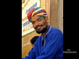 Jaisalmer. Hombre Rajput Los Rajputs son un clan de la casta de los Chatrías, la casta de los guerreros. Su carácter  orgulloso, combativo y  leal hizo que los ingleses los definieran como una“raza marcial”. Cuando un fuerte rajput iba a ser to- mado por los musulmanes, las mujeres rajputs se inmolaban en una pira colec- tiva (jauar) y los  hombres salían del  fuerte, vestidos de color azafrán, para luchar hasta la muerte (saka). www. laboutiquedelpowerpoint. com 