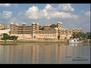 Shambhu Niwas, a orillas del lago Pichola,   la residencia de los descendientes del maharajá www. laboutiquedelpowerpoint. com 