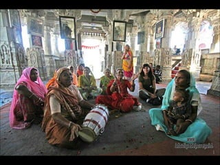 Canciones devocionales en el templo jainista de Udaipur www. laboutiquedelpowerpoint. com 