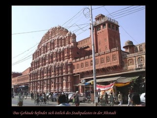 Das Gebäude befindet sich östlich des Stadtpalastes in der Altstadt  