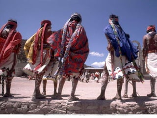 La tierra se considera un bien material y sagrado.En promedio tiene una extensión de 3 a 5 hectáreasEs el pilar que mantiene la cohesión de los parientes y las familias extensas agrupadas en torno a la comunidad; es el medio de reproducción social y económica, permite alcanzar seguridad individual, cohesión grupal y continuidad cultural