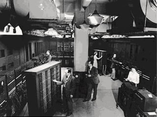 Primera Generación Con el UNIVAC-1 se comienza esta  etapa caracterizada por el empleo de  tubos de vacío en su circuito.  Son enormes y pesados y con  alto consumo y muy limitadas. 