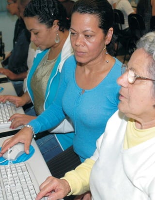 52
EMEF Cacilda Becker- Foto Lilian Borges
                                          ORIENTAÇÕES CURRICULARES   Tecnologias de Informação e Comunicação
 