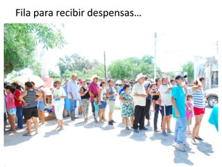 Fila para recibir despensas…