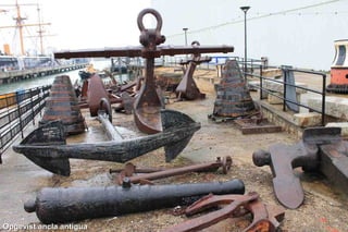 Opgevist ancla antigua

 