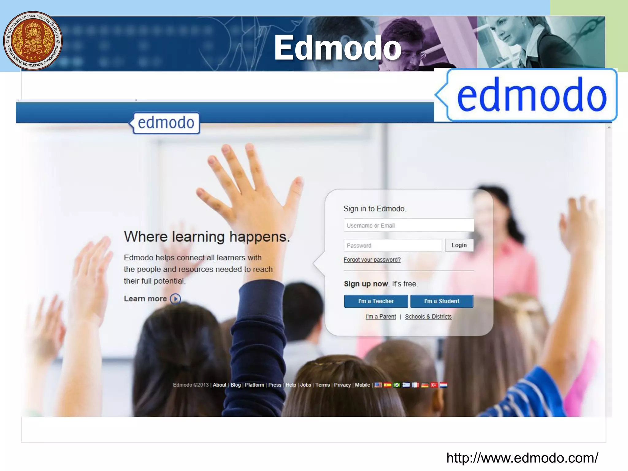 Edmodo
http://www.edmodo.com/
 