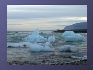Icebergs en el marIcebergs en el mar
 