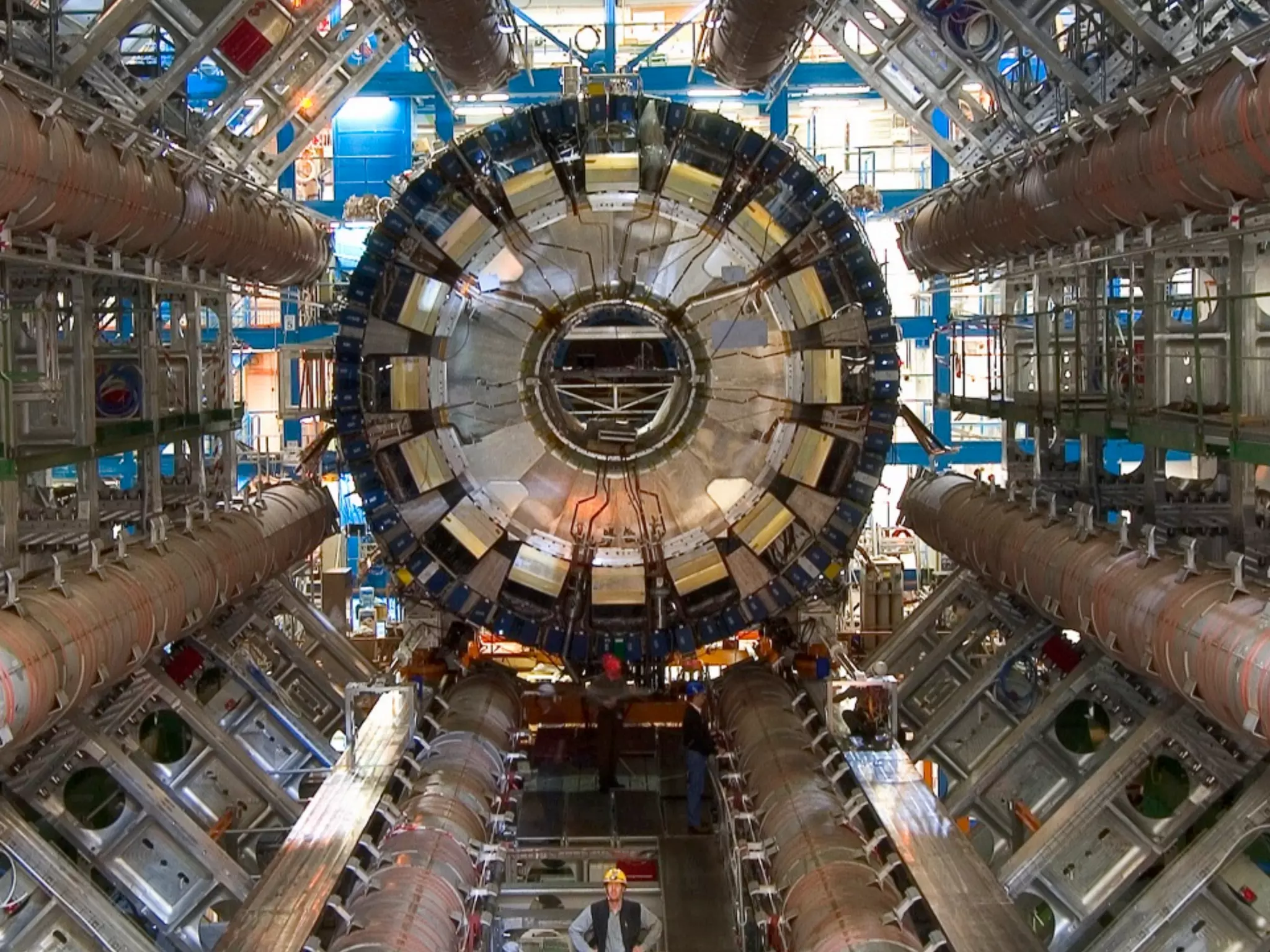 The particle physicist’s toolbox
4 Experiments : Very large sophisticated detectors




           §  Atlas experiment during construction : 7000 tons
               §  Hundred million measurement channels
               §  Data acquisition systems treating Petabytes per second
 