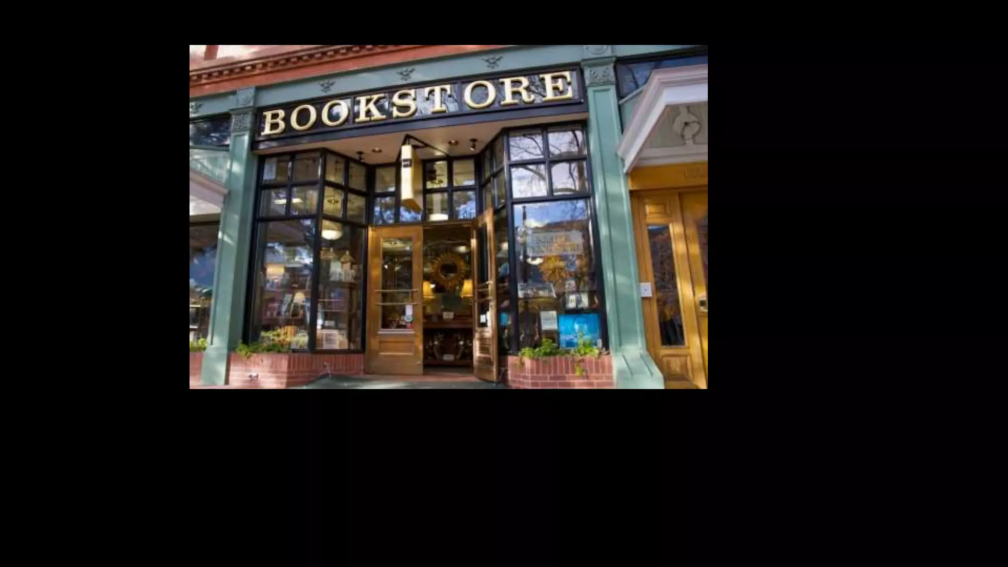 The rise of the media platform 
• The content management system defines a media 
company’s business 
• Who can publish, participate and share? 
• What kinds of stories can be told? 
• What kind of analytics are available? 
 