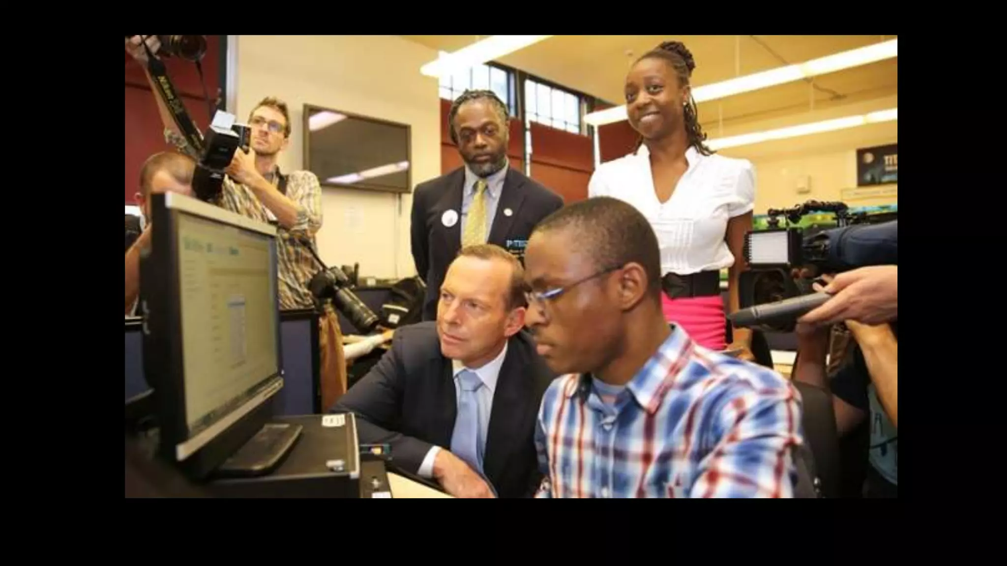 “Everyone should learn a computer language, 
because it teaches you how to think.” 
Steve Jobs 
 