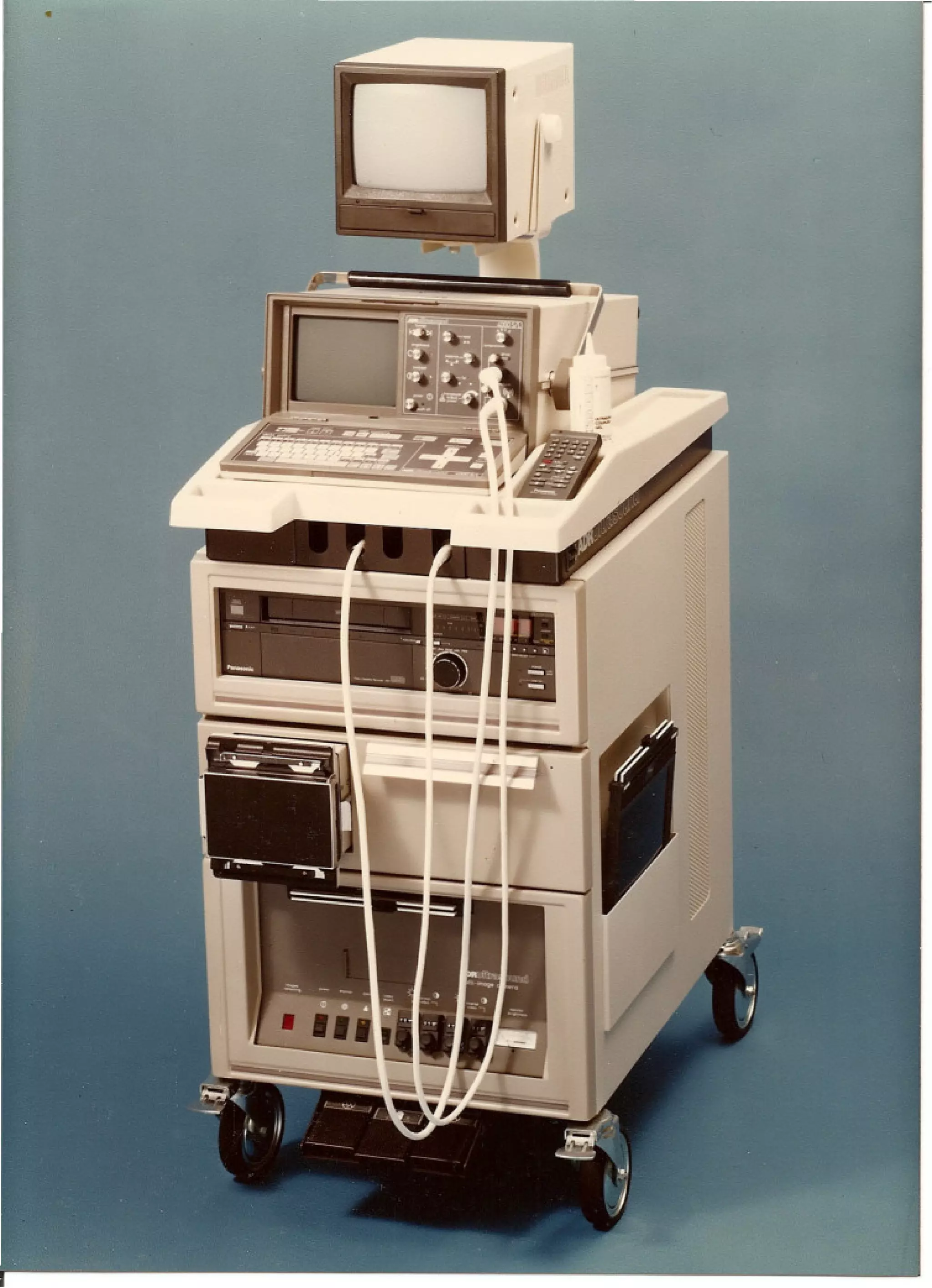 ADR Ultrasound
Deluxe Scanner/Cart
- circa 1982 - Photo
of the prototype cart
based scanner.
 