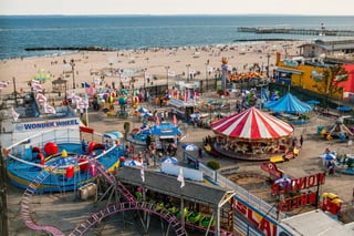 Coney Island is a 3-mile-long coastline that families can visit to relax and have fun. It is ideal for families seeking a leisurely experience.