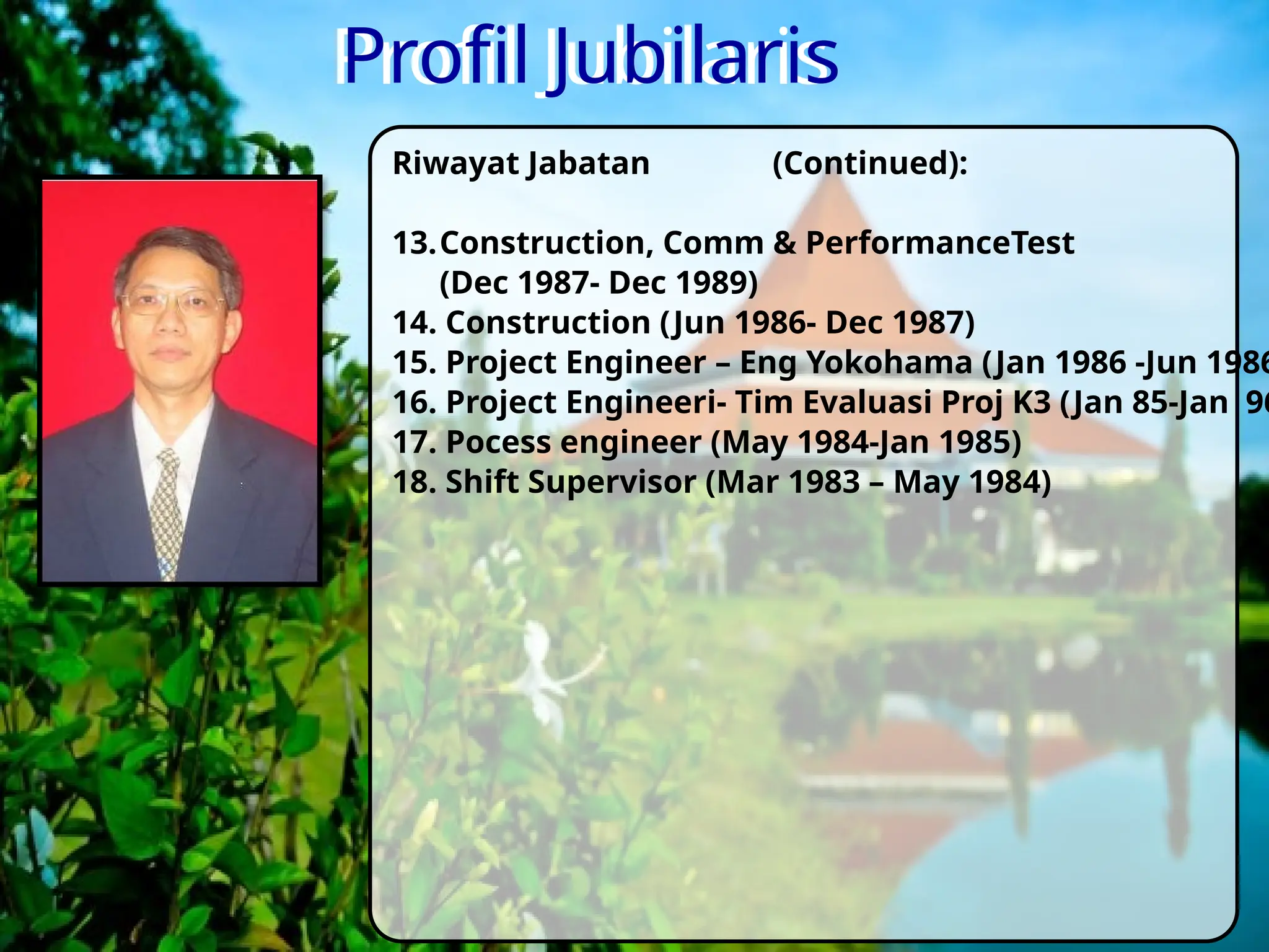 Ikki trannies katta xorozlar bilan bir yigitni qattiq sikishdi