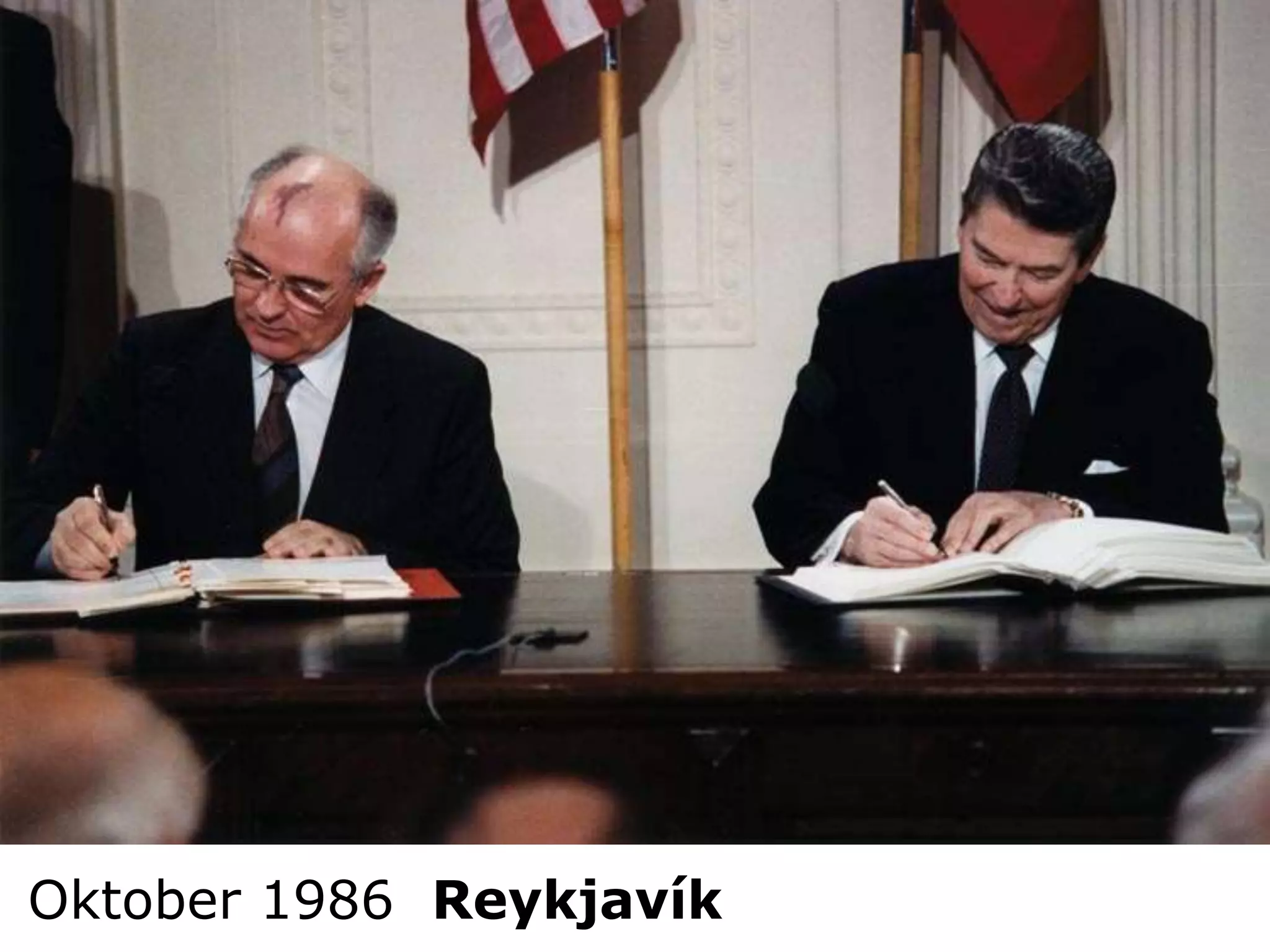 Reykjavik
Oktober 1986 Reykjavík
 