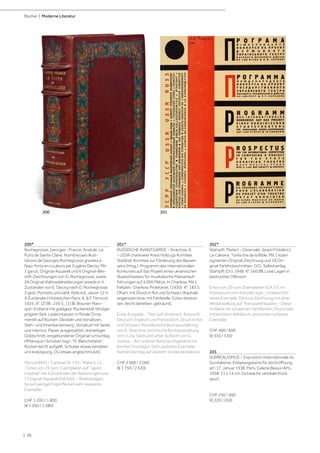 | 36
Bücher | Moderne Literatur
200*
Rochegrosse, Georges - France, Anatole. Le
Puits de Sainte Claire. Nombreuses illust-
rations de Georges Rochegrosse gravées à
l'eau-forte en couleurs par Eugène Decisy. Mit
1 ganzs. Original-Aquarell und 4 Original-Blei-
stift-Zeichnungen von G. Rochegrosse, sowie
26 Original-Kaltnadelradierungen jeweils in 4
Zuständen von E. Decisy nach G. Rochegrosse,
3 gest. Portraits und zahlr. (teils kol., davon 12 in
4 Zuständen) Holzstichen Paris, A. & F. Ferroud,
1925. 4°. [2] Bll., 236 S., [1] Bl. Brauner Maro-
quin-Einband mit goldgepr. Rückentitel, blindge-
prägten farb. Lederintarsien in florale Orna-
mentik auf Rücken, Deckeln und Vorsätzen,
Steh- und Innenkantenverg., Vorsätze mit Seide
und marmor. Papier ausgestattet, dreiseitiger
Goldschnitt, eingebundener Original-Umschlag,
HMaroquin-Schuber (sign. "H. Blanchetière";
Rücken leicht aufgellt, Schuber etwas berieben
und kratzspurig, OU etwas angeschmutzt).
Monod 4941 - Carteret IV, 170 - Mahé II, 12.
- Eines von 25 num. Exemplaren auf "Japon
impérial" mit 4 Zuständen der Radierungen und
1 Original-Aquarell (GA 650). - Breitrandiges,
bis auf wenige Fingerflecken sehr sauberes
Exemplar.
CHF 1 200 / 1 800
(€ 1 050 / 1 580)
201*
RUSSISCHE AVANTGARDE - Strachow, A.
- USSR charkower Kreis-Vollzugs Komitee.
Stadtrat. Komitee zur Förderung des Bauwe-
sens (Hrsg.). Programm des internationalen
Konkurses auf das Projekt eines ukrainischen
Staatstheaters für musikalsiche Massenauf-
führungen auf 4.000 Plätze. In Charkow. Mit 1
Faltplan. Charkow, Proletariat, (1930). 4°. 183 S.
OKart. mit Druck in Rot und Schwarz (Kapitale
angerissen bzw. mit Fehlstelle, Ecken bestos-
sen, leicht berieben, gebräunt).
Erste Ausgabe. - Text auf Ukrainisch, Russisch,
Deutsch, Englisch und Französisch. Druck in Rot
und Schwarz. Künstlerische Buchausstattung
von A. Strachow, technische Buchausstattung
von I. Losj. Gedruckt unter Aufsicht von G.
Jurkow. - Am unteren Rand durchgehend mit
leichter Druckspur. Sehr sauberes Exemplar. -
Namenseintrag auf oberem Vorderdeckelrand.
CHF 2 000 / 3 000
(€ 1 750 / 2 630)
202*
Stämpfli, P(eter) - Ostervald, J(ean) F(rédéric).
Le Calvaire. Texte tire de la Bible. Mit 1 losen
signierten Original-Zeichnung und 19 Ori-
ginal-Farbholzschnitten. O.O., Selbstverlag,
Stämpfli (Dr.), 1948. 4°. [44] Bll. Lose Lagen in
bedruckter OBrosch.
Eines von 20 num. Exemplaren (GA 25). Im
Impressum vom Künstler sign. - Unbeschnit-
tenes Exemplar. Die lose Zeichnung mit einer
Aktdarstellung auf Transparentpapier. - Diese
im Rand mit schwarzen Farbflecken, Druck teils
mit leichtem Abklatsch, ansonsten schönes
Exemplar.
CHF 400 / 600
(€ 350 / 530)
203
SURREALISMUS - Exposition Internationale du
Surréalisme. Einladungskarte für die Eröffnung
am 17. Januar 1938. Paris, Galerie Beaux-Arts,
1938. 11 x 14 cm. (schwache vertikale Knick
spur).
CHF 250 / 400
(€ 220 / 350)
200 201
 