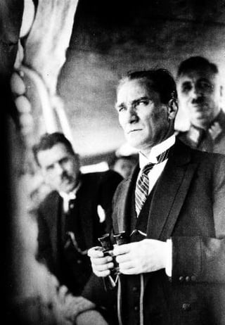 MUSTAFA KEMAL ATATÜRK