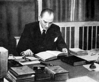 MUSTAFA KEMAL ATATÜRK