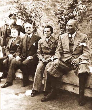 MUSTAFA KEMAL ATATÜRK