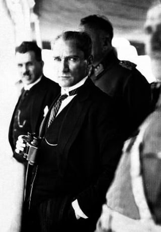 MUSTAFA KEMAL ATATÜRK