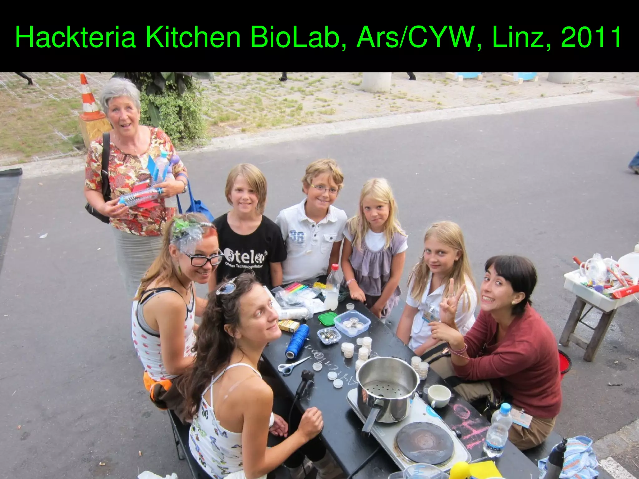    
Hackteria Kitchen BioLab, Ars/CYW, Linz, 2011
 