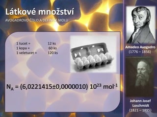 Paměť vodyRespekt, 25. 4. 2010Pavel JungwirthV principu je tedy možné připravit vodu se změněnými vlastnostmi rozpuštěním a následným odebráním nějaké chemické substance. Je v tom ale jeden zásadní háček. Aby takto pozměněná voda mohla mít nějaký zvláštní, například terapeutický účinek na lidi, zvířata či rostliny, muselo by mezi přípravou a podáním uplynout méně než 0,000000001 sekundy. Zatím jsem ještě nepotkal borce, který by takový časový limit zvládl.Není účelem tohoto sloupku brojit proti homeopatii. Ta byla ve své době velmi progresivní. V 19. století, kdy většina léků jako rtuť či arzén byla prudce jedovatá, přišla se zdravotně naprosto neškodnou substancí - vodou. I dnes nás může homeopatie mnohému naučit o blahodárném účinku efektu placeba. Příliš jí ani nevyčítám, že nabízí čistou vodu za cenu, při které vodárny musejí blednout závistí; to je nakonec otázka nabídky a poptávky. Jen není fér, pokud se tato metoda prezentuje jako vědecká a vysvětluje účinek homeopatických substancí pomocí paměti vody. Na to můžete rychle zapomenout. Už si ani přesně nepamatuji, kolikrát se mě lidé ptali na paměť vody. O vědcích se někdy říká, že si nedokážou vydělat ani na slanou vodu; já se molekulárním studiem solí ve vodě živím. A přirozenou součástí mé práce jsou popularizační přednášky pro školy a širší veřejnost. Povídat o vodě mě hrozně baví, protože kapalina, která je všude kolem nás, je fascinující a má spoustu zvláštních vlastností. Vědci napočítali více než padesát anomálií, z nichž nejznámější je fakt, že led je lehčí než voda, a tento počet určitě není konečný.Na konci každé mé přednášky se někdo z publika téměř zákonitě zeptá - jak je to tedy s pamětí vody? Mohou ve vodě zanechat stopu látky, které v ní byly rozpuštěné? Naučil jsem se už navnadit pozornost tazatele tím, že nejprve řeknu, že odpověď na jeho otázku je jednoznačně kladná. Ano, molekuly vody se kolem rozpuštěných látek uspořádávají a určitý čas si toto uspořádání budou pamatovat, i když látka zmizí. Zásadní je ale otázka, jak dlouho paměť vody trvá, a věda na ni dnes dokáže jednoznačně odpovědět pomocí celé řady experimentálních i výpočetních technik. Odpověď zní, že s pamětí vody je to ještě podstatně horší než s tou mojí, a já přitom krátký nákupní seznam udržím v hlavě maximálně hodinu. Voda je ale mnohem větší sklerotik, nedokáže si zapamatovat rozpuštěnou látku déle než miliardtinu sekundy.